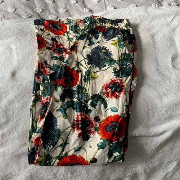 Statement pants! 😊 - Picture 2 of 9